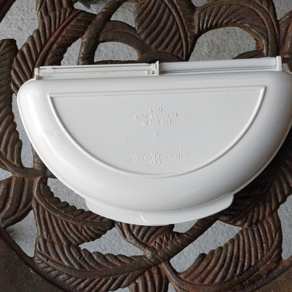 Omelette COOKWARE MICROWAVABLE - Picture 3 of 3